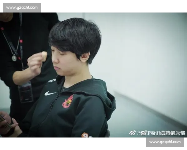 替补球员逆风翻盘书写赛场英雄传奇故事再续荣耀篇章点燃全场激情 替补球员逆风翻盘书写赛场英雄传奇故事再续荣耀篇章点燃全场激情